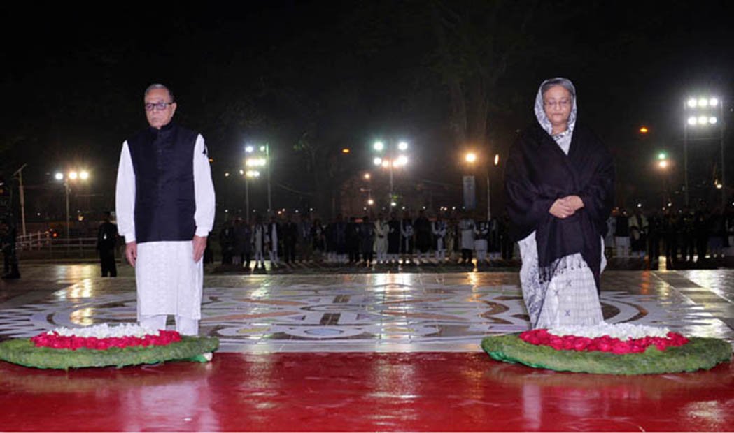 ভাষাশহীদদের প্রতি রাষ্ট্রপতি ও প্রধানমন্ত্রীর শ্রদ্ধা